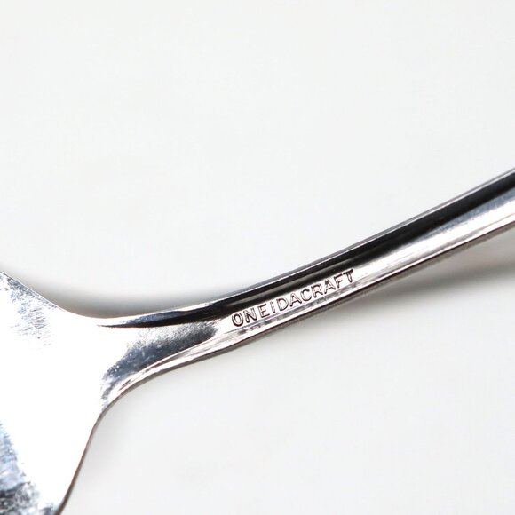 Vintage Oneida Craft Large Stainless Steel Serving Forks Classic Shell Pattern 2 - Picture 4 of 7